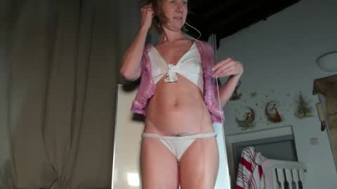 lola_belgium online show from 01/30/25, 05:17