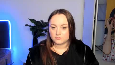 lola_berry22 online show from 05/13/26, 05:10