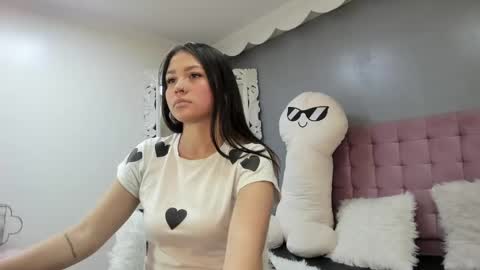 Lola  online show from 10/15/25, 01:22