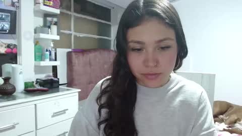 Lola  online show from 10/26/25, 03:12