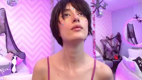 Lola online show from 10/16/25, 02:40