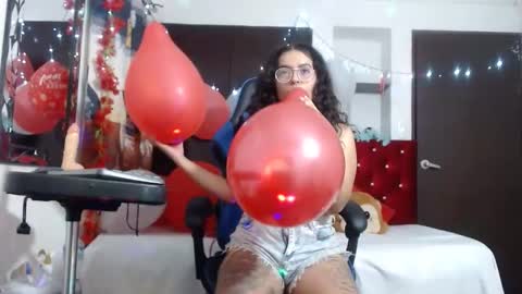 lola_fiery online show from 12/08/24, 01:24