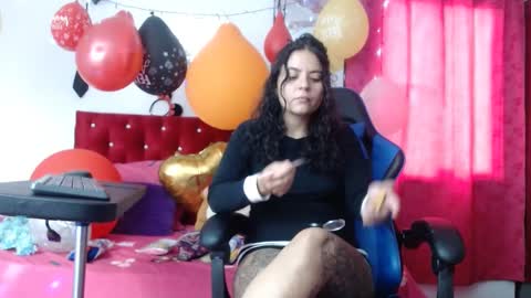lola_fiery online show from 12/28/24, 01:38