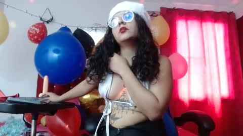 lola_fiery online show from 12/28/24, 05:35