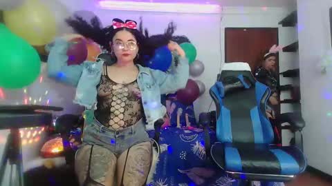 lola_fiery online show from 12/30/24, 05:44