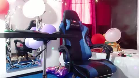 lola_fiery online show from 02/12/25, 02:32