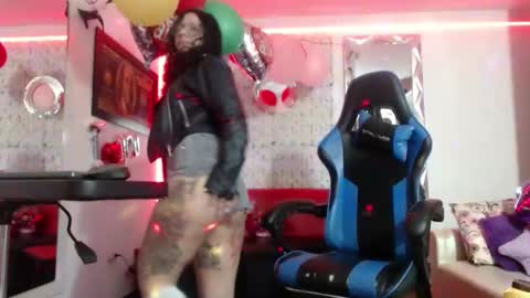 lola_fiery online show from 02/24/25, 12:48