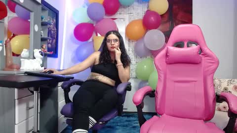 lola_fiery online show from 09/27/25, 01:27