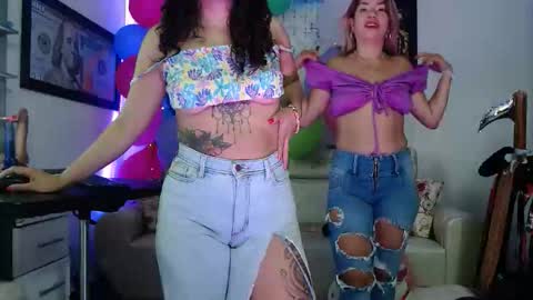 lola_fiery online show from 10/16/25, 01:45