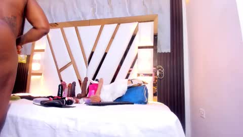 Lola online show from 10/21/25, 11:22