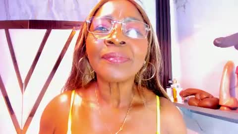 Lola online show from 07/19/26, 12:31