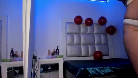 lola_js online show from 04/20/26, 11:46