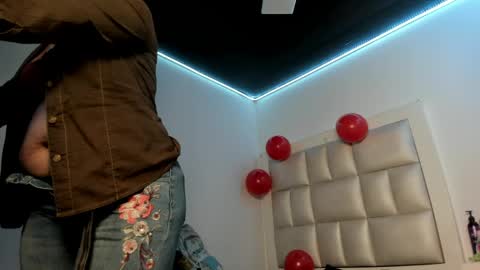 Snapshot of lola_js chatting on 04/26/26, 12:58 lola_js online show from 04/26/26, 12:58