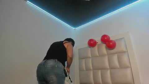 Snapshot of lola_js chatting on 06/30/26, 12:17 lola_js online show from 06/30/26, 12:17