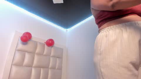 Snapshot of lola_js chatting on 07/03/26, 12:00 lola_js online show from 07/03/26, 12:00
