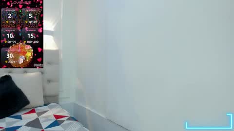 lola red online show from 04/18/26, 07:58