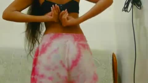 lolaa online show from 12/29/24, 08:00