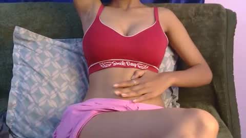 Snapshot of lolaa_darling chatting on 06/03/26, 12:08 lolaa online show from 06/03/26, 12:08
