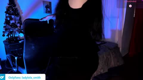 lolaasmith_21 online show from 12/20/24, 10:32
