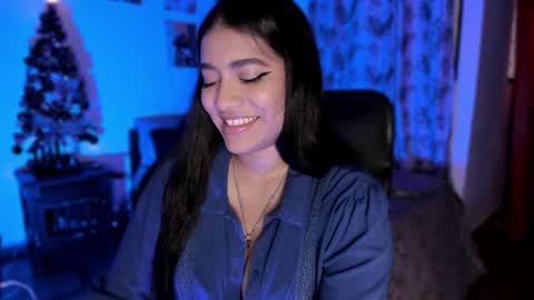 lolaasmith_21 online show from 12/22/24, 11:22