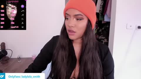 lolaasmith_21 online show from 02/05/25, 07:53