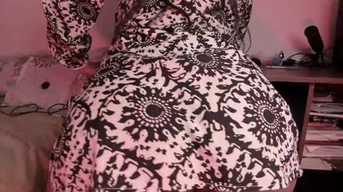 lolaasmith_21 online show from 02/06/25, 10:53