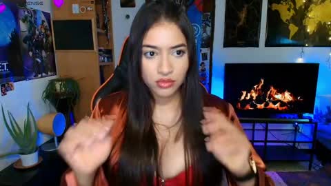 lolaasmith_21 online show from 05/06/26, 08:58