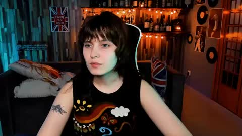 Snapshot of lolaasmus chatting on 04/17/26, 11:46 I consider myself the god Loki but life just calls me LOL online show from 04/17/26, 11:46