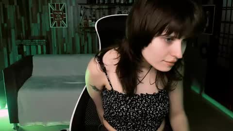 Snapshot of lolaasmus chatting on 04/21/26, 12:55 I consider myself the god Loki but life just calls me LOL online show from 04/21/26, 12:55