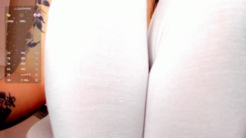 Snapshot of lolaberry_ chatting on 02/07/25, 09:58 Lola Berry online show from 02/07/25, 09:58