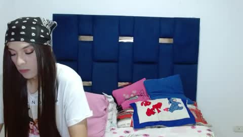 Snapshot of lolabloomx chatting on 06/08/26, 01:28 lolabloomx online show from 06/08/26, 01:28
