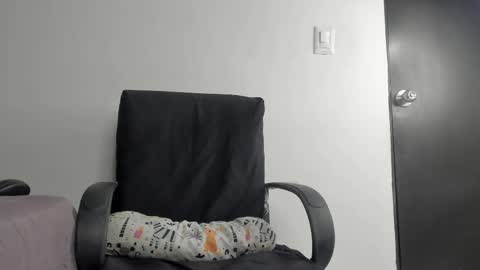 Snapshot of lolabunnysc chatting on 05/14/26, 02:13 lolabunnysc online show from 05/14/26, 02:13