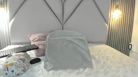 Snapshot of lolabunnysc chatting on 06/05/26, 12:33 lolabunnysc online show from 06/05/26, 12:33