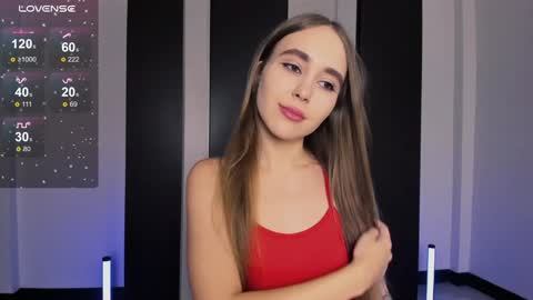 Snapshot of lolabunnyz chatting on 12/21/24, 07:06 Lola3 online show from 12/21/24, 07:06