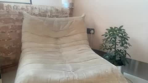 Snapshot of loladom chatting on 09/22/25, 06:48 Frt Pr1ncess online show from 09/22/25, 06:48