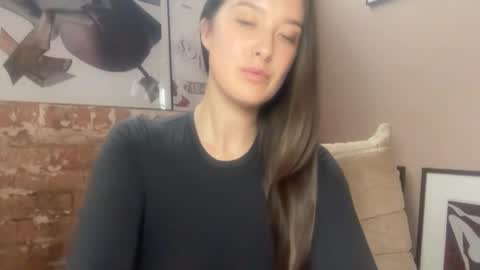 Snapshot of loladom chatting on 10/07/25, 03:31 Frt Pr1ncess online show from 10/07/25, 03:31