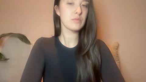 Snapshot of loladom chatting on 10/19/25, 05:08 Frt Pr1ncess online show from 10/19/25, 05:08