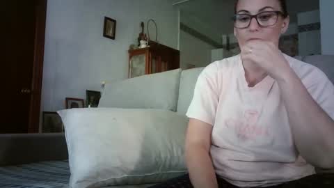 Snapshot of lolahueso chatting on 05/03/26, 03:07 LOLA HUESO y ERIC online show from 05/03/26, 03:07