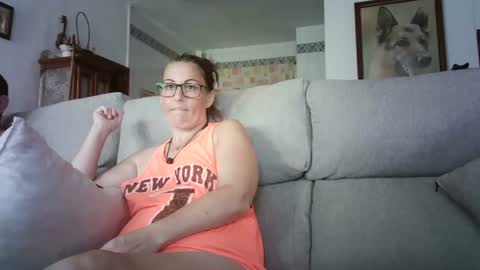 Snapshot of lolahueso chatting on 07/28/26, 01:32 LOLA HUESO y ERIC online show from 07/28/26, 01:32