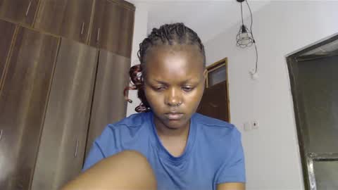 lolamia7 online show from 02/20/25, 12:15