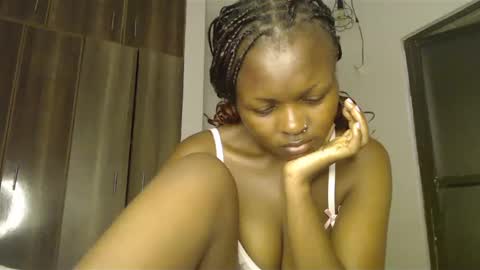 lolamia7 online show from 02/22/25, 05:34