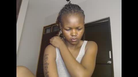 lolamia7 online show from 03/10/25, 04:07