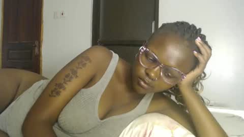 lolamia7 online show from 03/10/25, 07:10