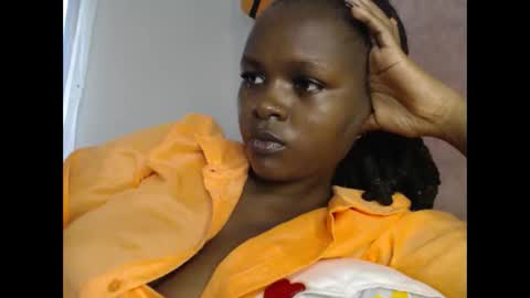 lolamia7 online show from 11/26/25, 06:47