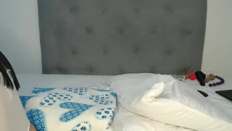 Snapshot of lolapaz3 chatting on 02/14/25, 09:53 Lola online show from 02/14/25, 09:53