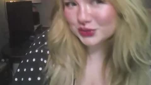 Lola Peach xo online show from 11/07/25, 07:25