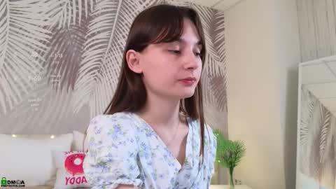 Lola online show from 11/09/25, 01:48