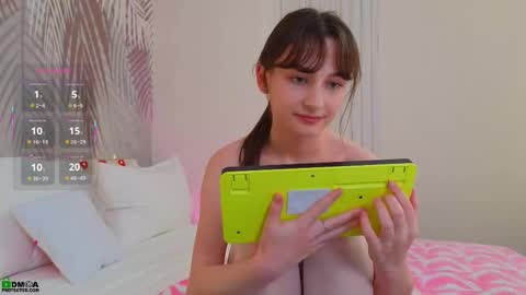 Lola online show from 02/15/26, 07:51