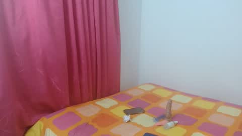 Snapshot of lolascarlettt chatting on 09/19/25, 12:23 lolascarlettt online show from 09/19/25, 12:23