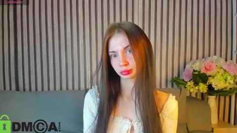 Lola online show from 10/07/25, 01:36